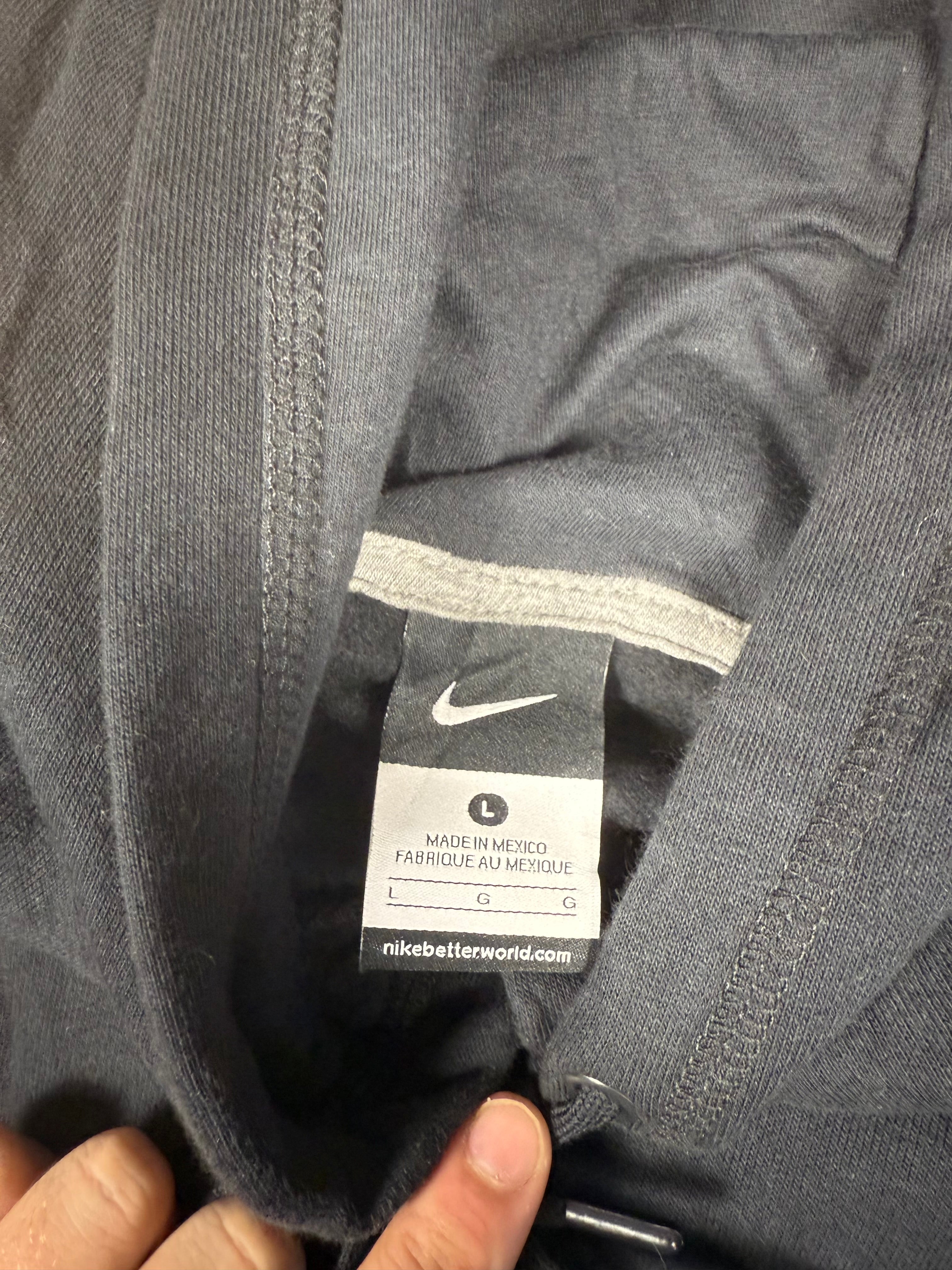 Sudadera Nike Vintage / Cecil college